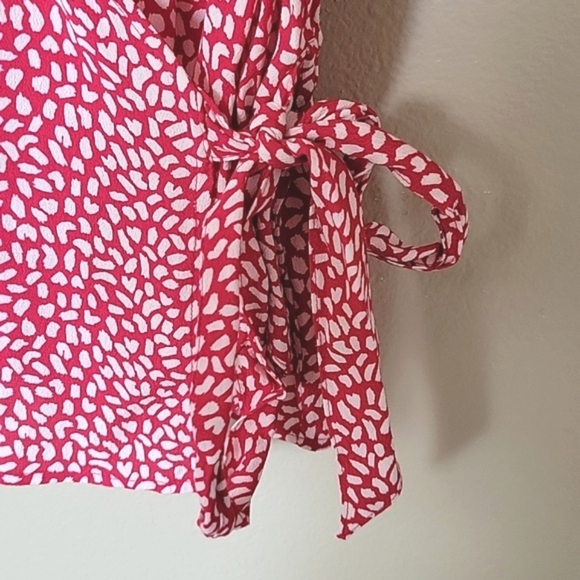 Talbots Red White Faux Wrap Leopard Print Blouse - Size Large Petite - Picture 4 of 9